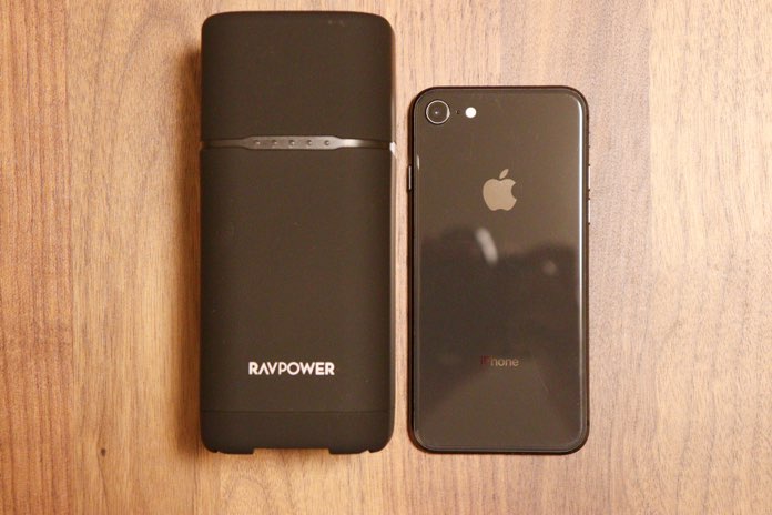 RP-PB054proはiPhone8とほぼ同じ大きさ