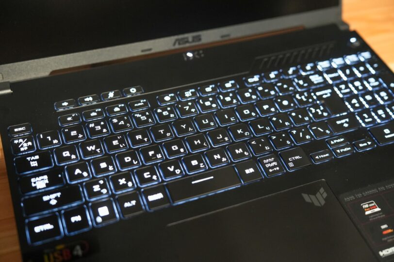 ASUS TUF Gaming A16 FA617XS Advantage Editionのキーボード（LEDあり）